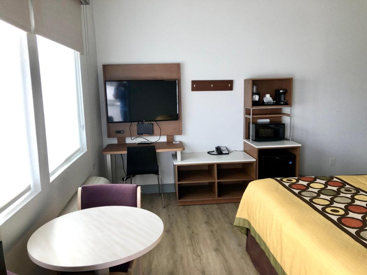 Super 8 By Wyndham Fort Bragg Ngoại thất bức ảnh