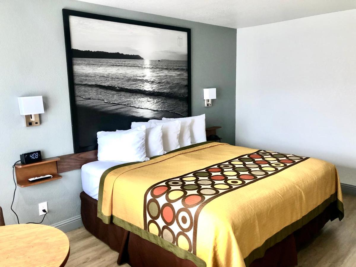 Super 8 By Wyndham Fort Bragg Ngoại thất bức ảnh