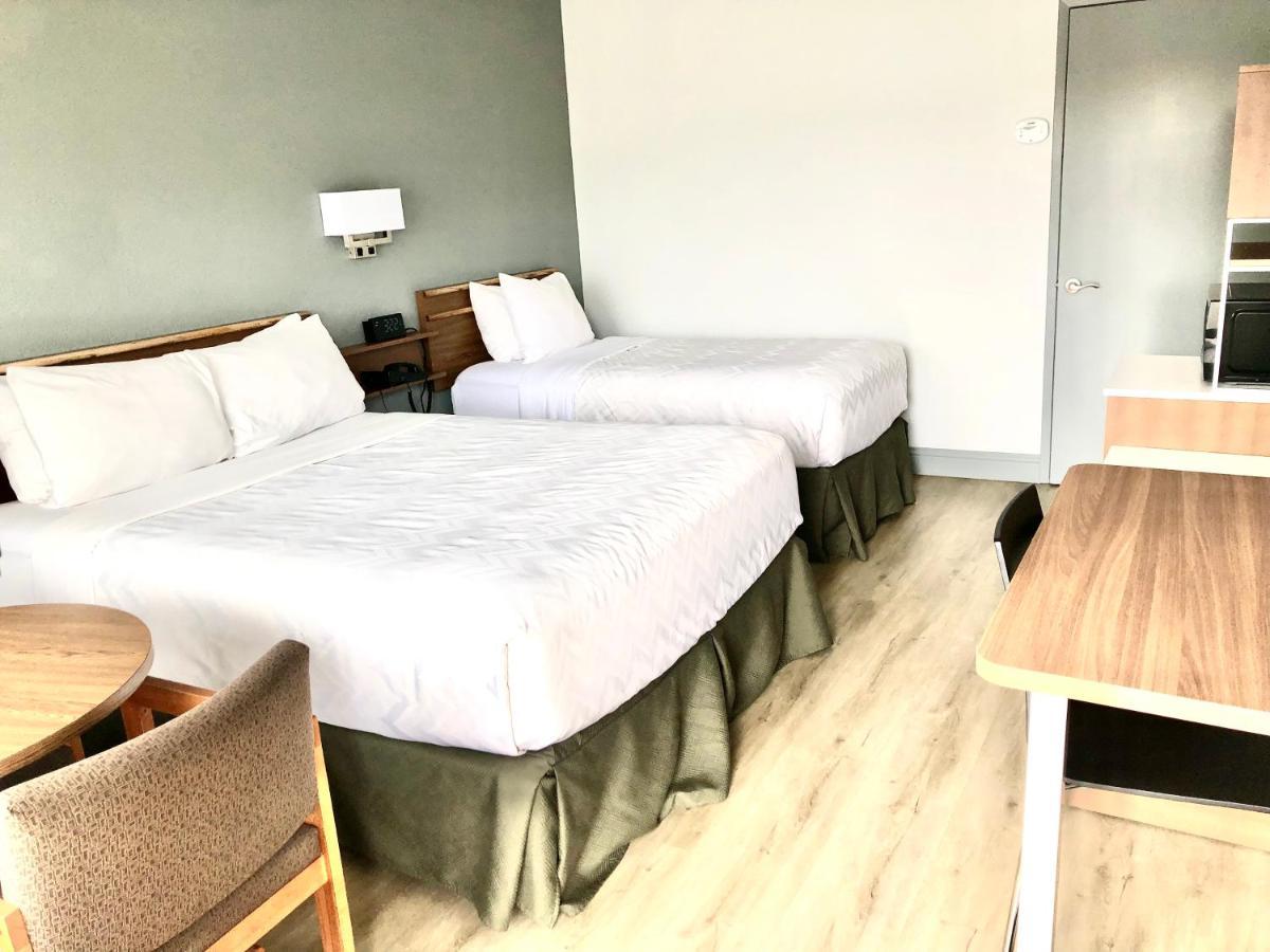 Super 8 By Wyndham Fort Bragg Ngoại thất bức ảnh