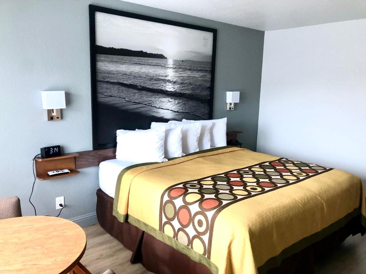Super 8 By Wyndham Fort Bragg Ngoại thất bức ảnh