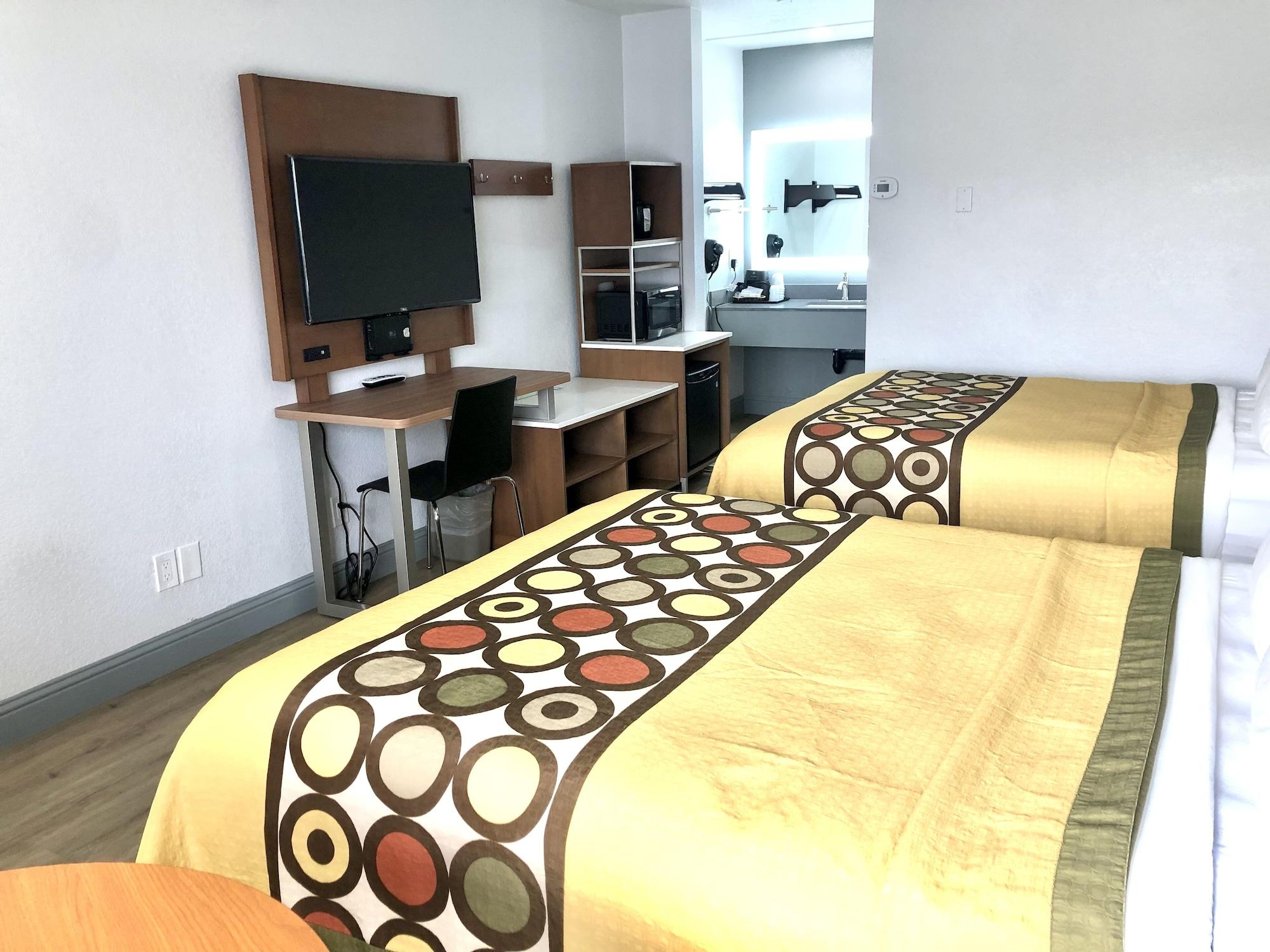 Super 8 By Wyndham Fort Bragg Ngoại thất bức ảnh