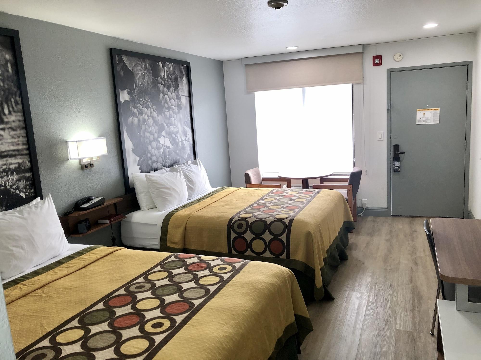 Super 8 By Wyndham Fort Bragg Ngoại thất bức ảnh