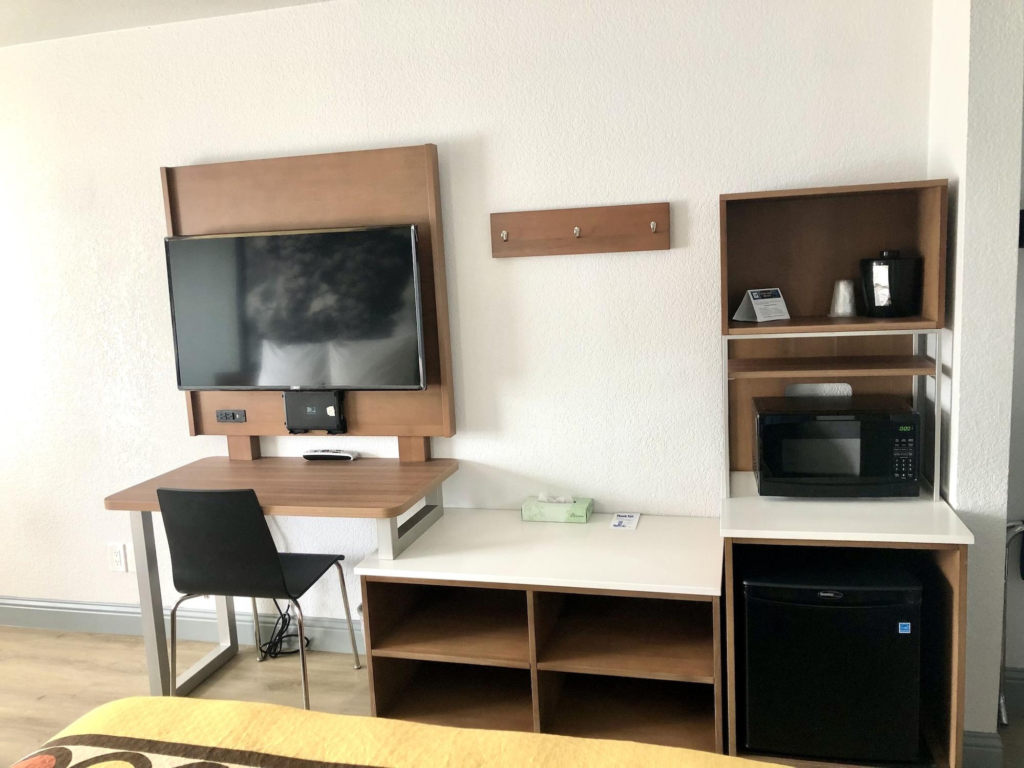 Super 8 By Wyndham Fort Bragg Ngoại thất bức ảnh