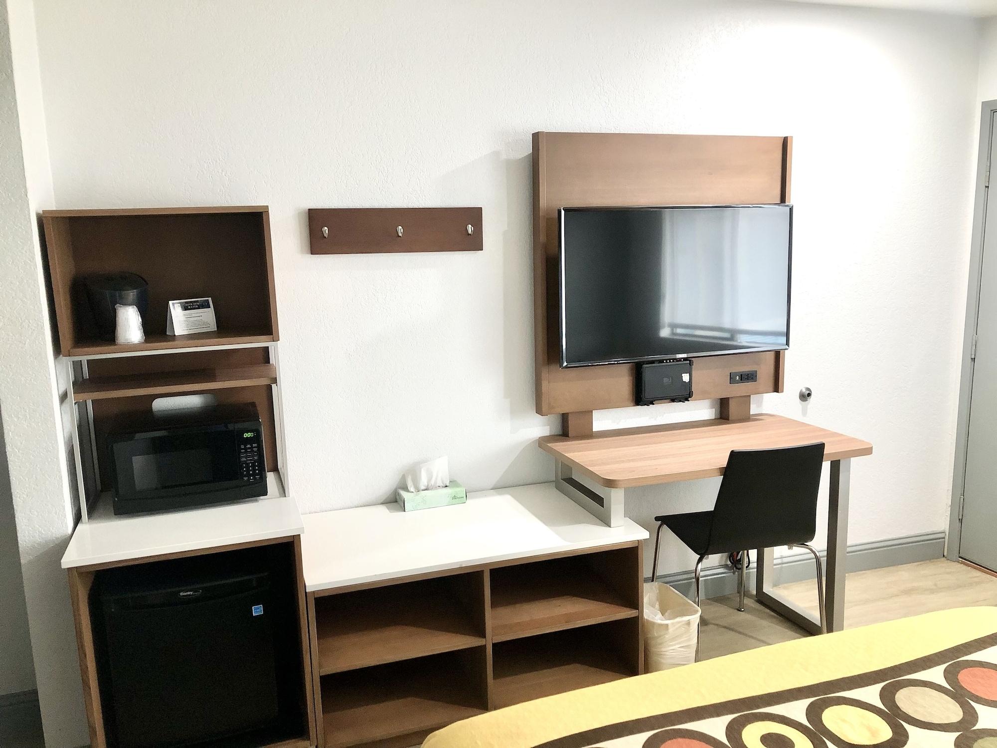 Super 8 By Wyndham Fort Bragg Ngoại thất bức ảnh