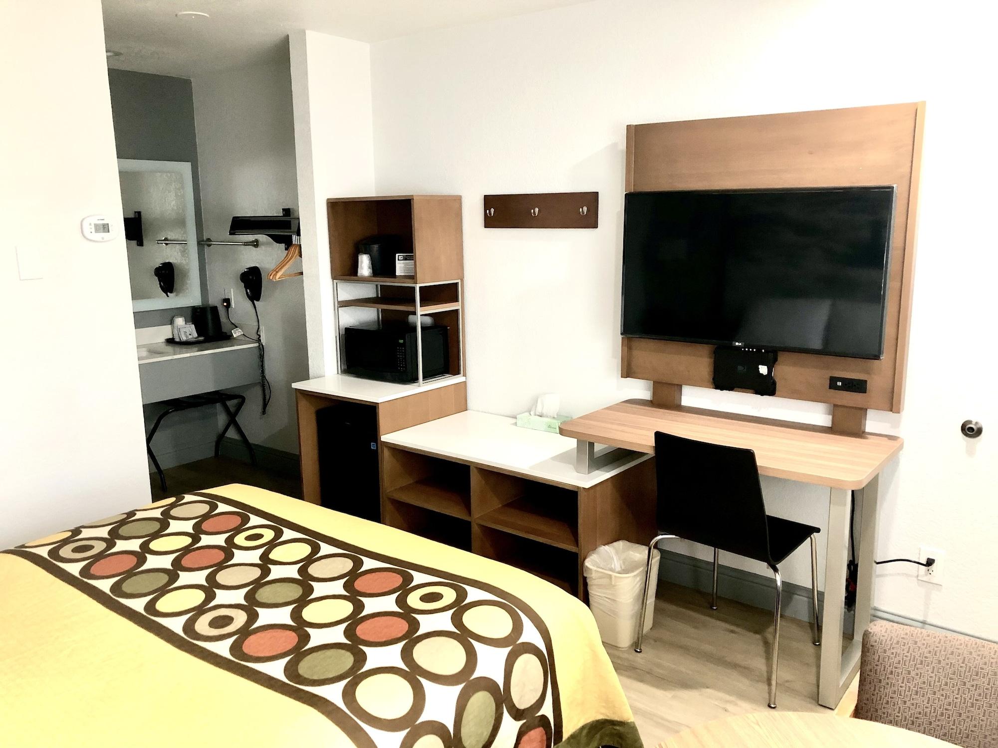 Super 8 By Wyndham Fort Bragg Ngoại thất bức ảnh