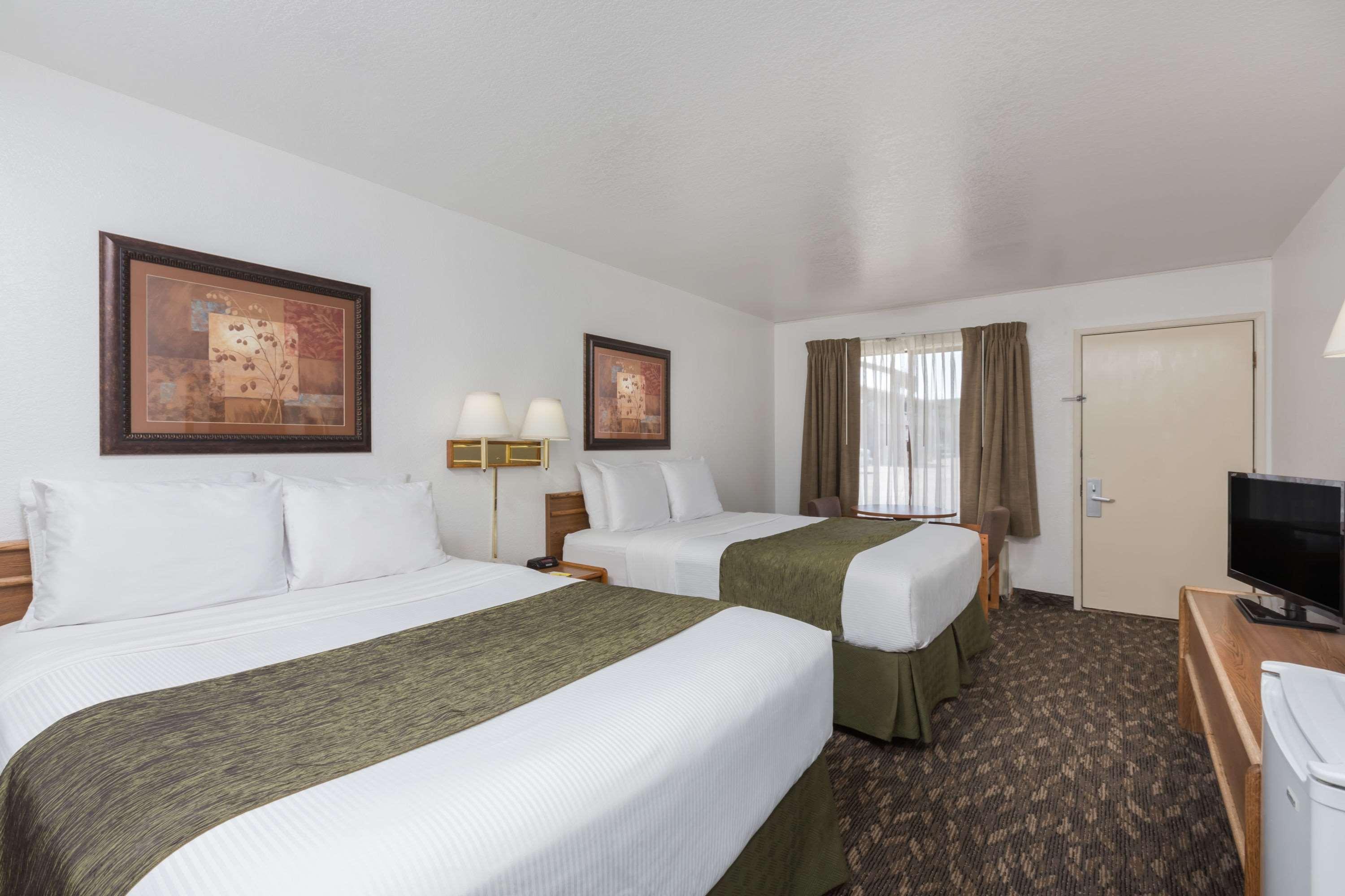 Super 8 By Wyndham Fort Bragg Ngoại thất bức ảnh