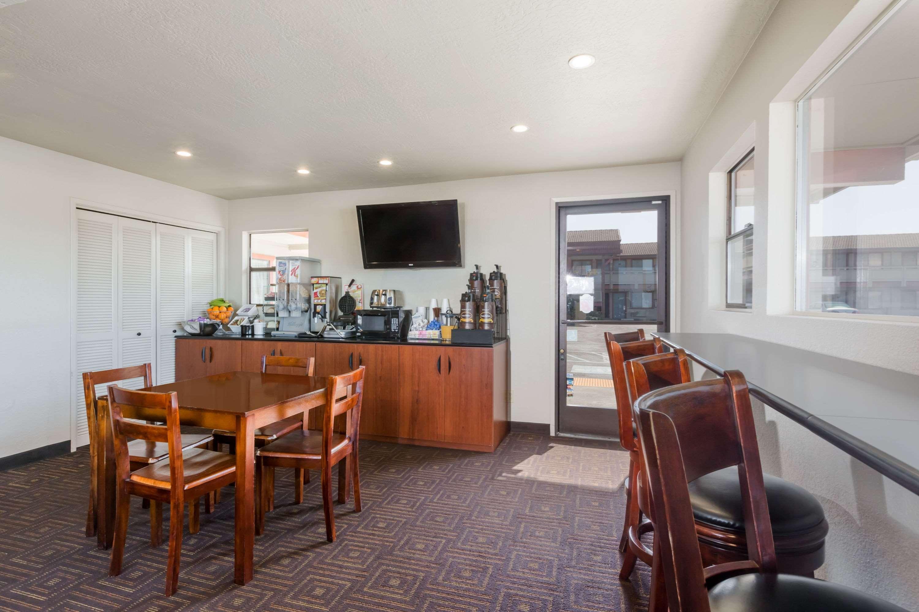 Super 8 By Wyndham Fort Bragg Ngoại thất bức ảnh