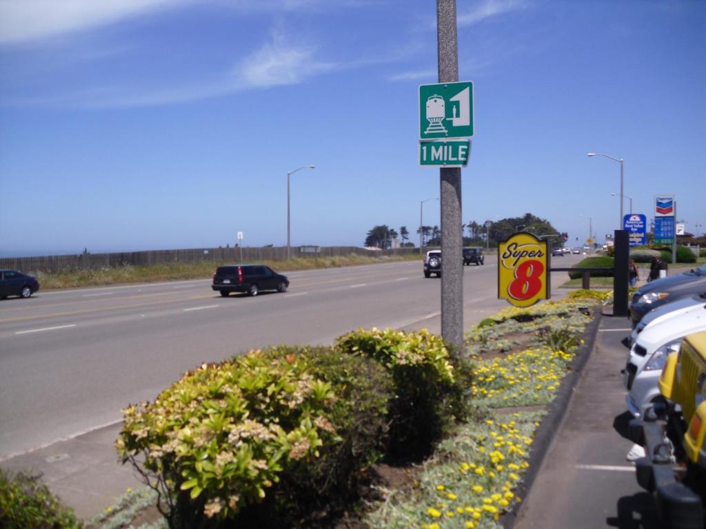 Super 8 By Wyndham Fort Bragg Ngoại thất bức ảnh