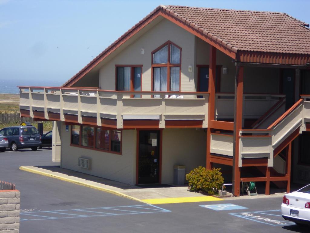 Super 8 By Wyndham Fort Bragg Ngoại thất bức ảnh